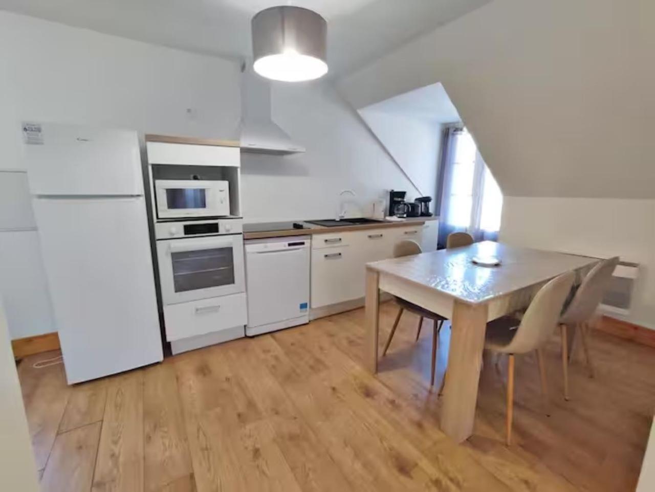 Апартаменты L'Alexiane, Centre Luchon, Parking Gratuit, Wifi Bagneres-de-Luchon Экстерьер фото